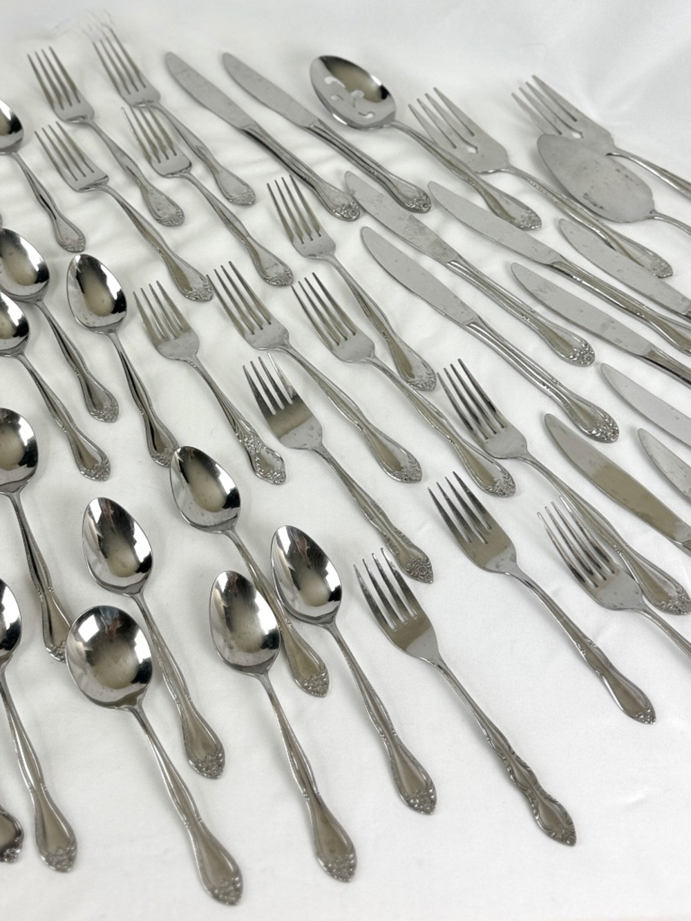 Vintage Carlton CAS4 Stainless Steel Flatware w Serving Pieces 43 pc Lot Japan